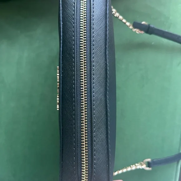 Michael Kors Black Jet Set Crossbody Bag - Picture 3 of 12